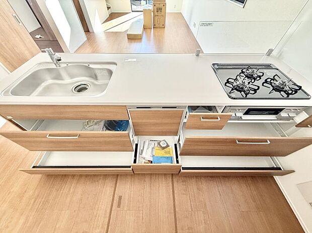 ■家族の絆を深める、温もりのあるキッチン
