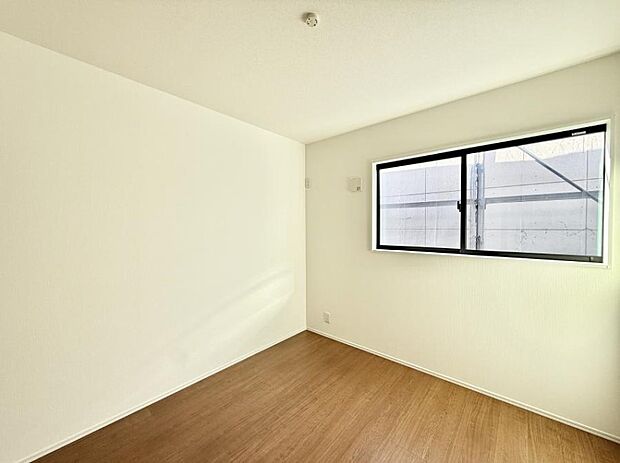 ■落ち着いた色合いのお部屋で穏やかな時間を楽しめます