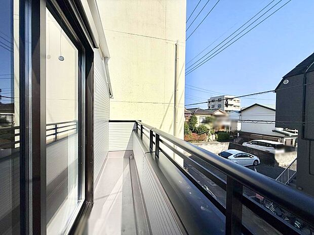■ 自然を身近に感じる、開放的なバルコニー