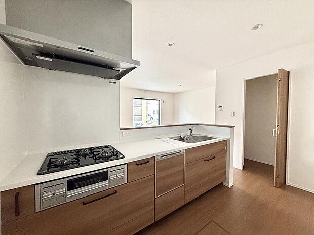 ■シンプルで機能的、毎日使いやすいキッチン