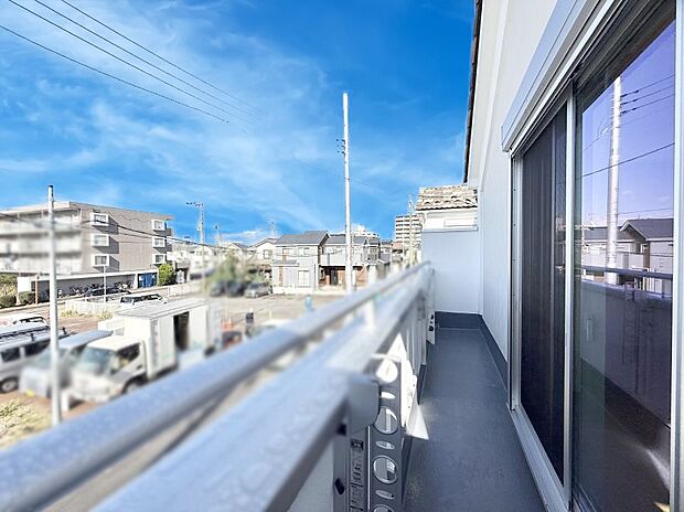 ■ 季節の移ろいを感じられる開放的な空間です