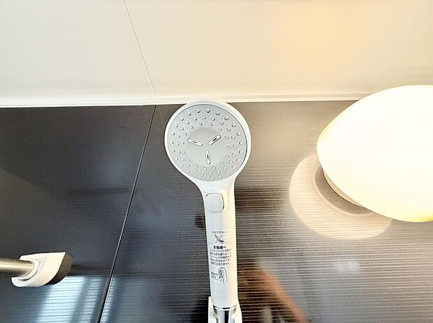 ■手元で簡単に止水できるため、水の無駄遣いを減らすことができます。