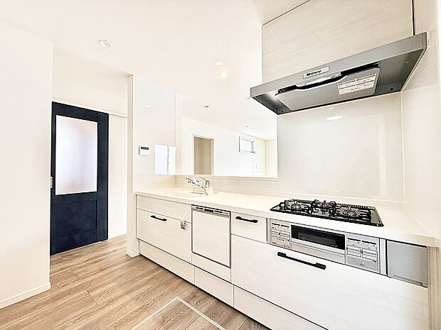 ■シンプルで機能的、毎日使いやすいキッチン