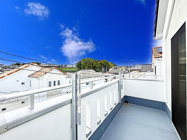 ■ 季節の移ろいを感じられる開放的な空間です