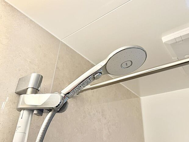 ■わざわざシャワー水栓のレバーまで手を伸ばす必要がなく、簡単に止水できる