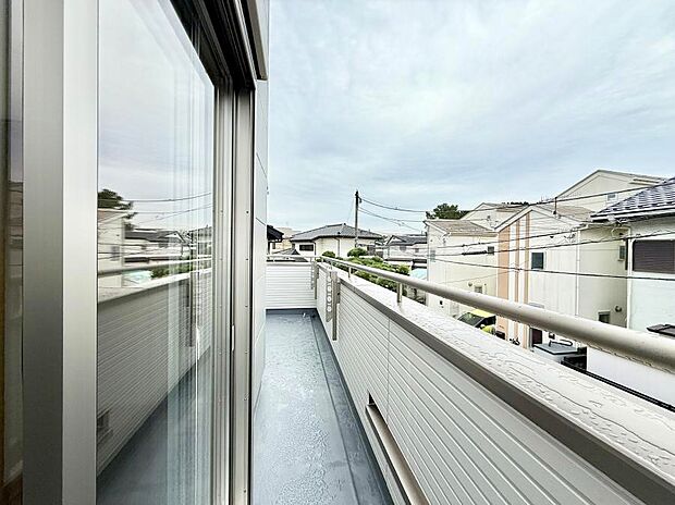 ■ 季節の移ろいを感じられる開放的な空間です