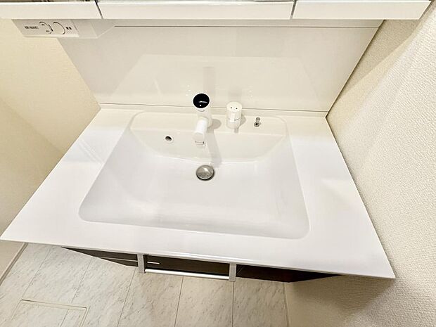 ■手洗いや顔を洗う時も快適に使える便利なシャワー