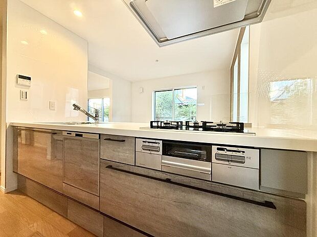 ■会話が深まる対面キッチン！家族との会話がはずみます！  