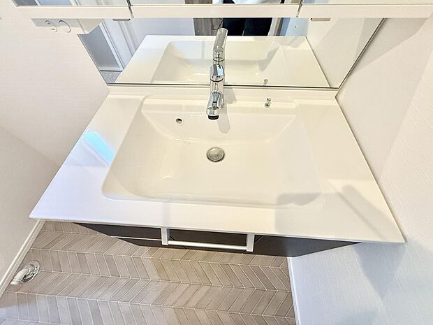 ■手洗いや顔を洗う時も快適に使える便利なシャワー