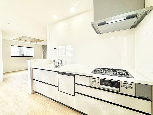 ■シンプルで機能的、毎日使いやすいキッチン