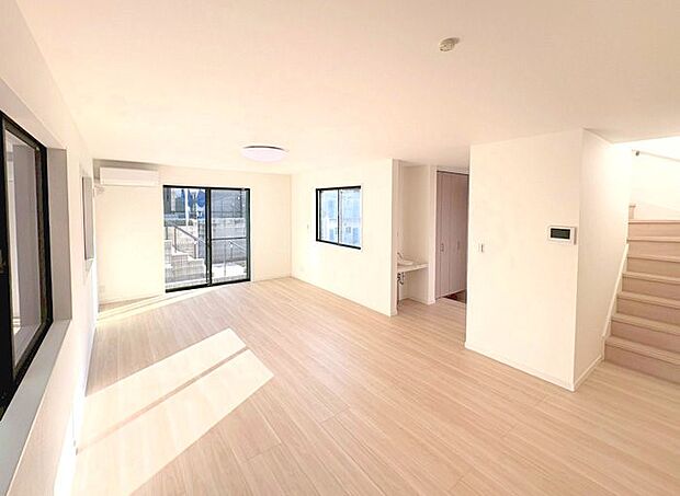 リビングイン階段を採用！コミュニケーションが取りやすいですね  