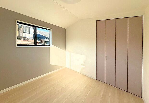 大きな収納で荷物がスッキリ片付きます