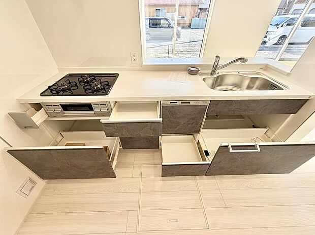 ■料理がもっと楽しくなる、快適なキッチン空間