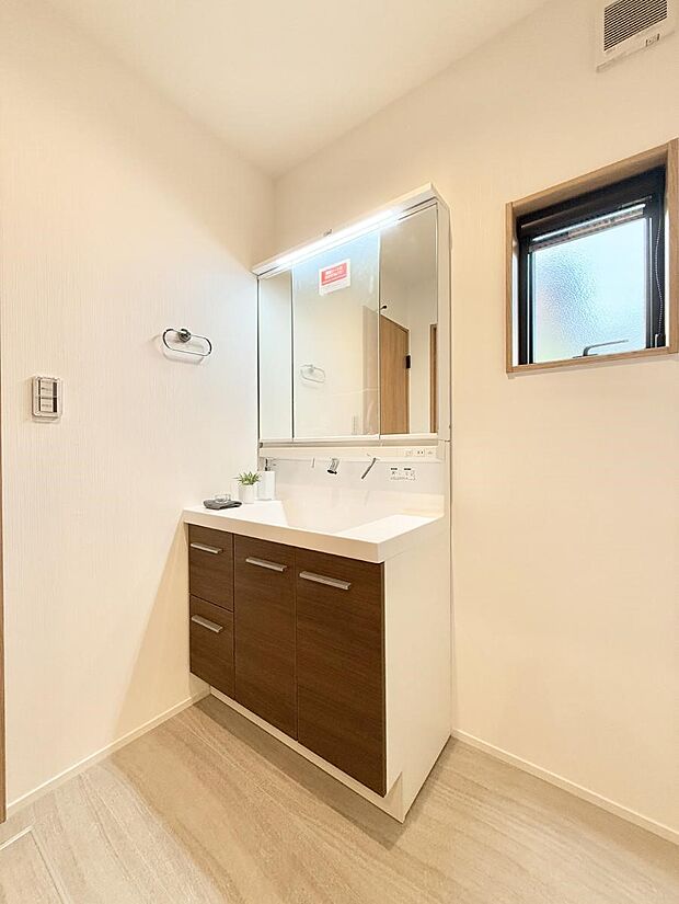 お洒落で清潔感のある洗面所です！  