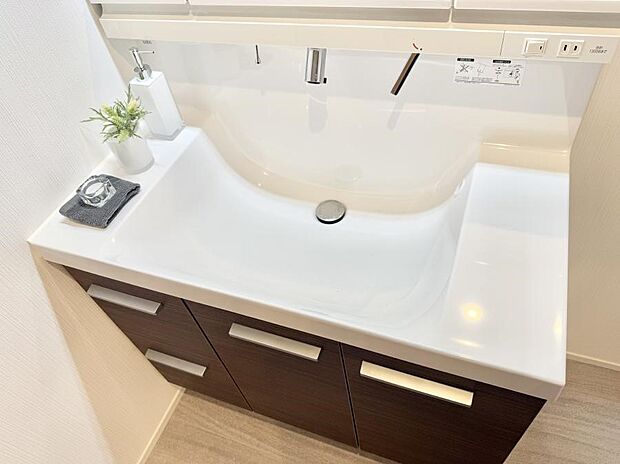 ■手洗いや顔を洗う時も快適に使える便利なシャワー