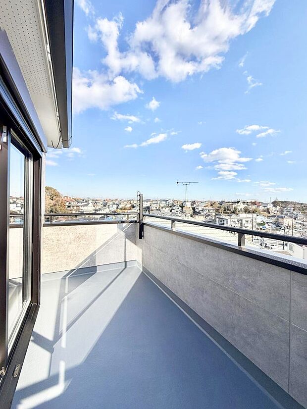 お洗濯物がよく乾く陽当たり良好のバルコニーです!