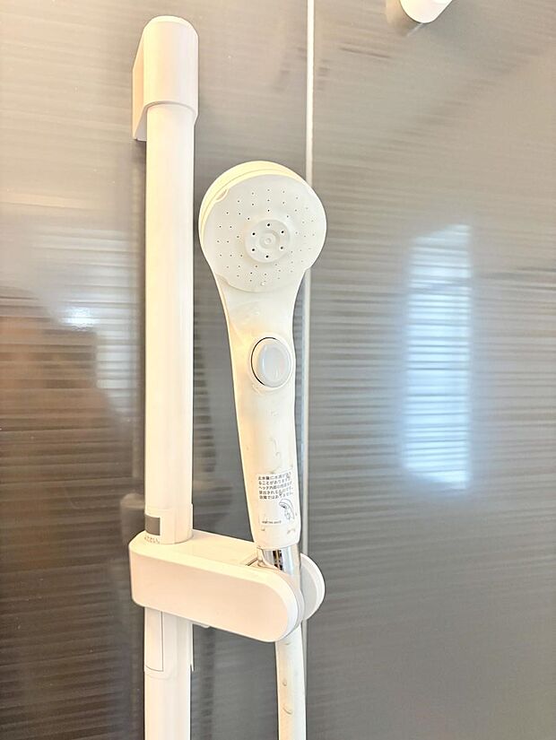 ■わざわざシャワー水栓のレバーまで手を伸ばす必要がなく、簡単に止水できる