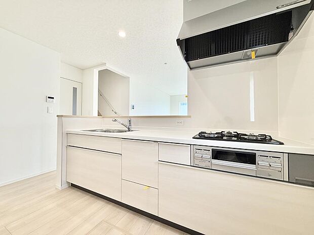 ■シンプルで機能的、毎日使いやすいキッチン