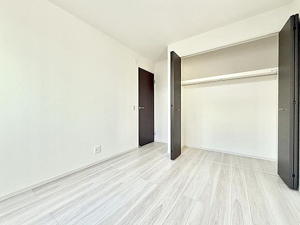 ■広いクローゼット、収納は多い方が嬉しいですね!