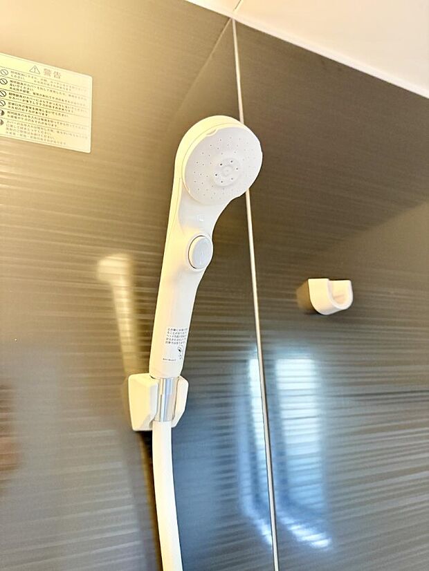 ■手元で簡単に止水できるため、水の無駄遣いを減らすことができます。