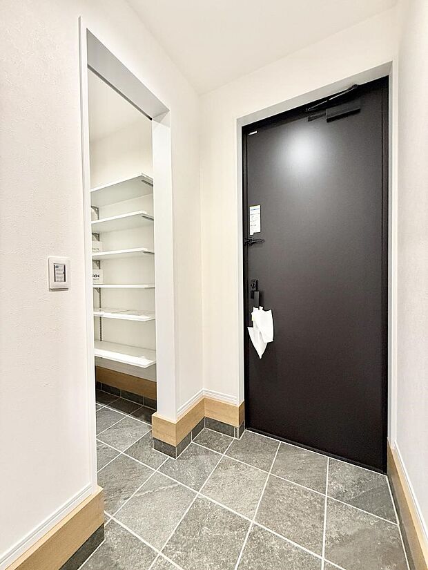 ■ ここから始まる一日、すっきり整った玄関