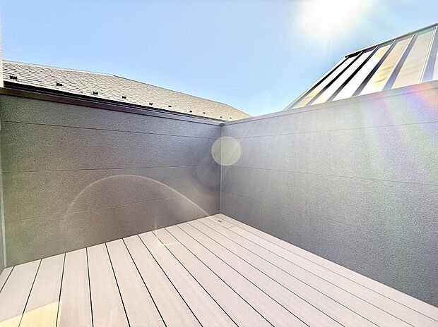 ■ 季節の移ろいを感じられる開放的な空間です