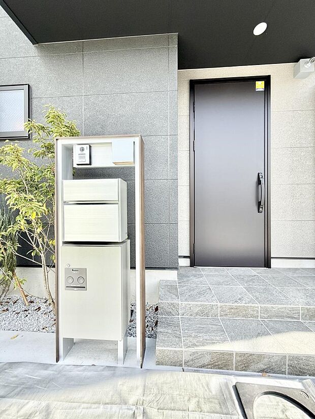 ■ 心地よい暮らしへとつながる、温かい玄関