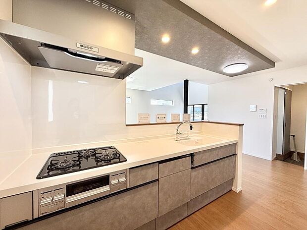 ■シンプルで美しく心地よい時間を生むキッチン空間