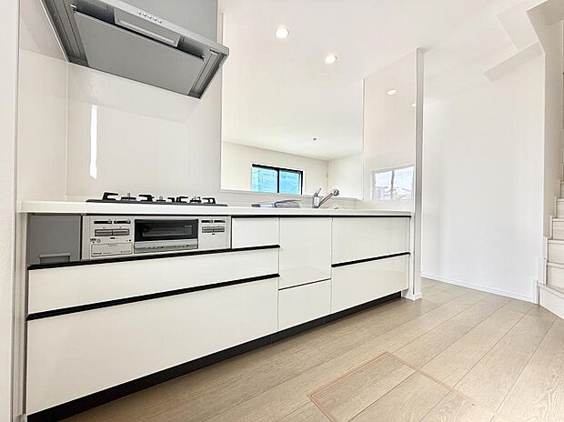 ■シンプルで機能的、毎日使いやすいキッチン