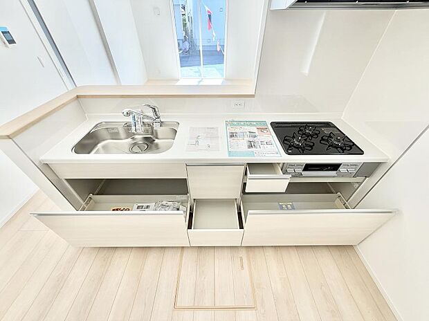 ■収納力豊富なシステムキッチンです！