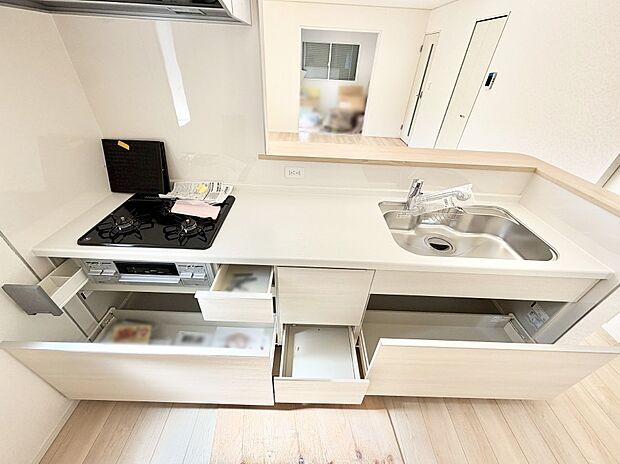 ■家族の絆を深める、温もりのあるキッチン