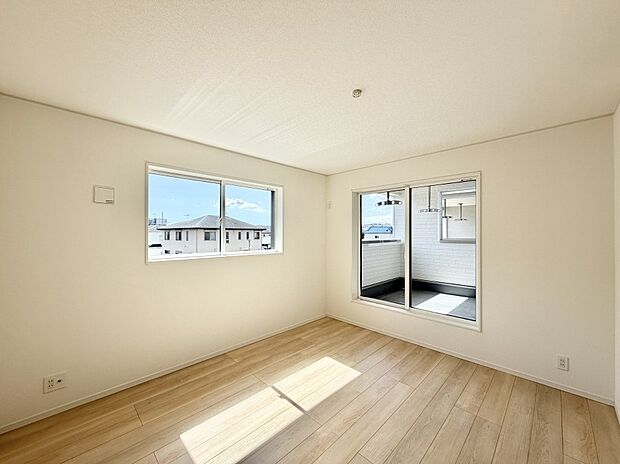 6号棟 ■落ち着いた色合いのお部屋で穏やかな時間を楽しめます