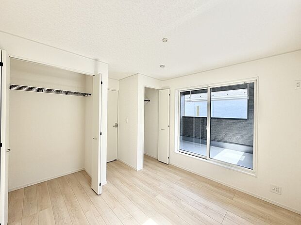 ■大きな収納で荷物がスッキリ片付きます  