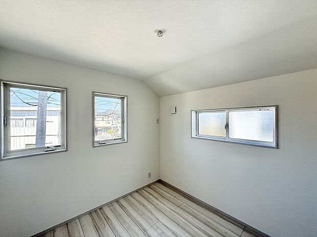 ■窓の配置や通気性の良い設計で部屋の空気がこもらず、常に新鮮な空気が流れます