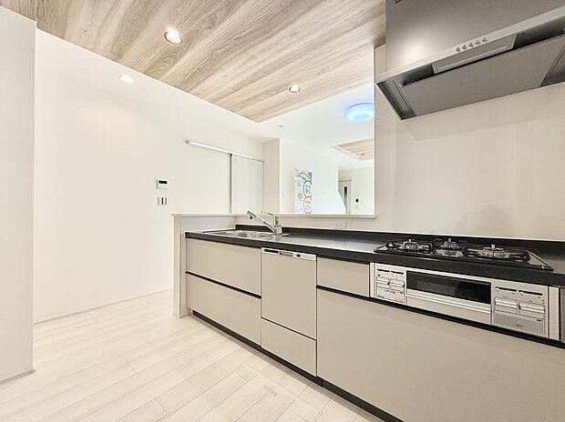 ■シンプルで機能的、毎日使いやすいキッチン