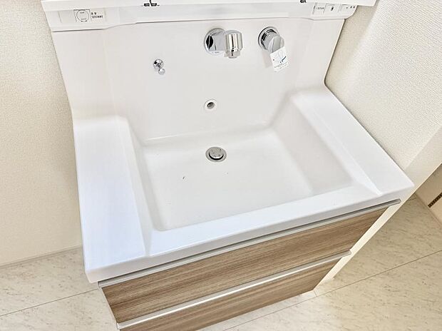 ■手洗いや顔を洗う時も快適に使える便利なシャワー