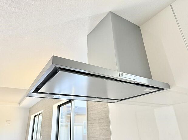 ■フードに覆われている為、匂いが換気扇に誘導され、効率的に排煙ができます