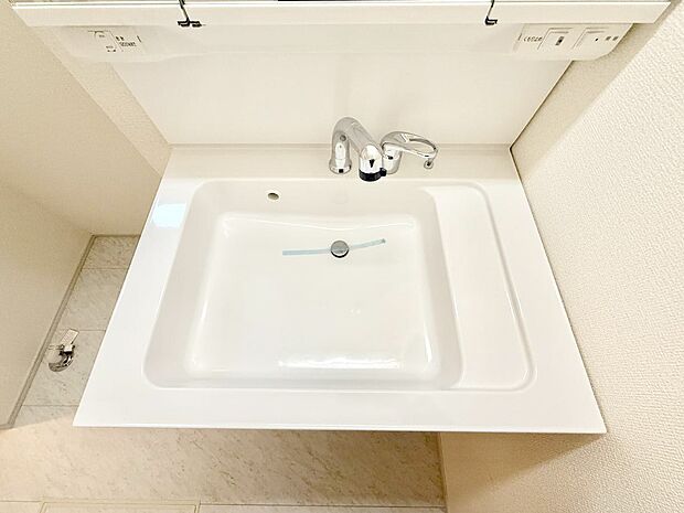 ■手洗いや顔を洗う時も快適に使える便利なシャワー