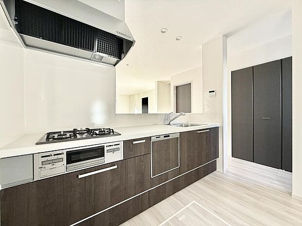 ■シンプルで機能的、毎日使いやすいキッチン