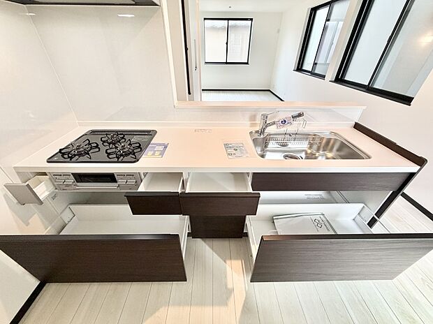 ■収納力豊富なシステムキッチンです！