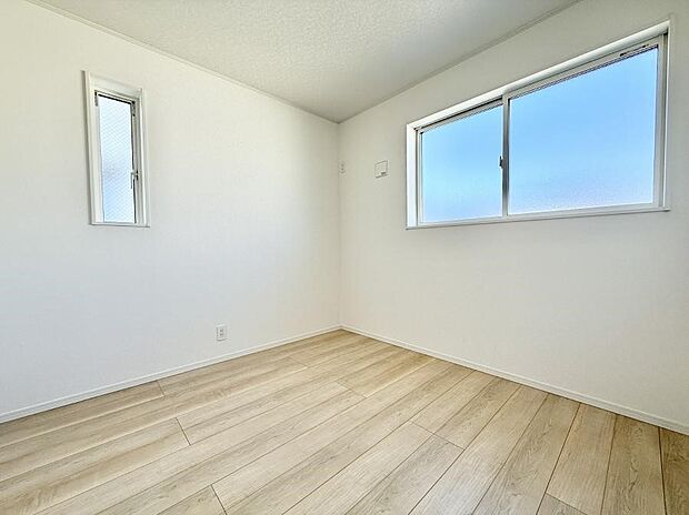 ■2面採光で明るい居室!