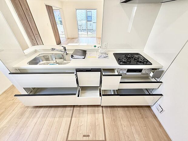 ■家族の絆を深める、温もりのあるキッチン