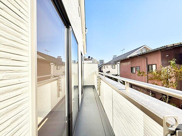 ■ 季節の移ろいを感じられる開放的な空間です