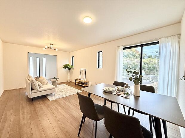 ■心落ち着く場所、ゆったり過ごせるリビング