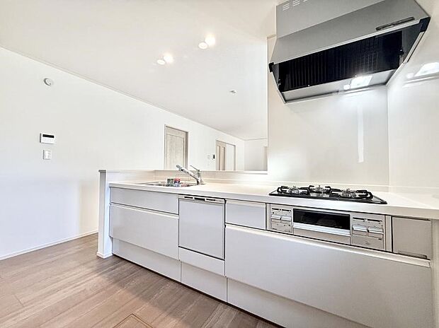 ■シンプルで機能的、毎日使いやすいキッチン