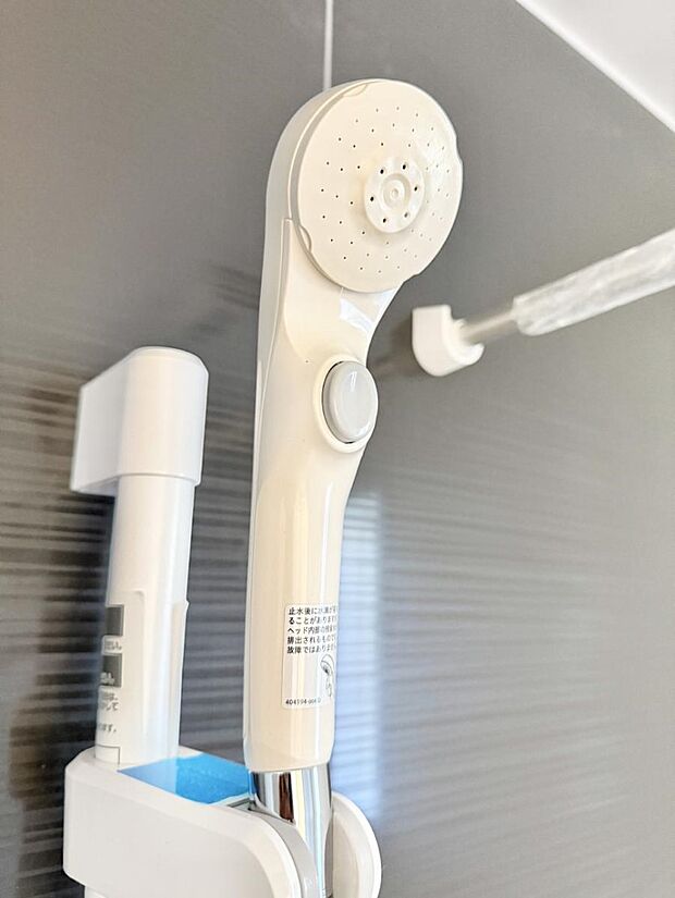 ■手元で簡単に止水できるため、水の無駄遣いを減らすことができます。