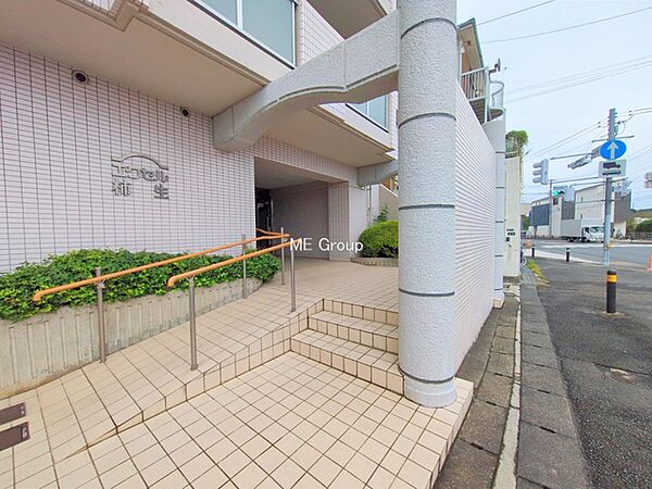 ■清潔感のあるエントランスは快適な毎日の始まりを演出します