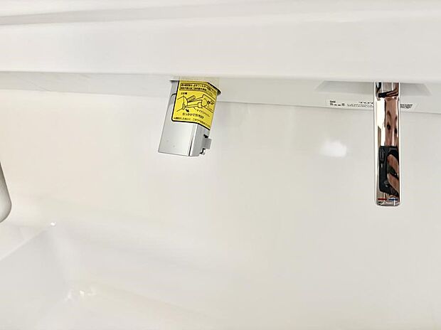 ■細かい部分まで洗いやすく便利なハンドシャワー付き