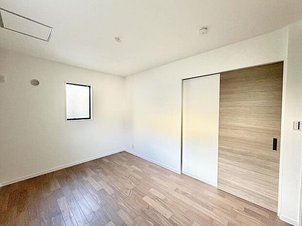 ■落ち着いた雰囲気のお部屋で心が安らぐ空間