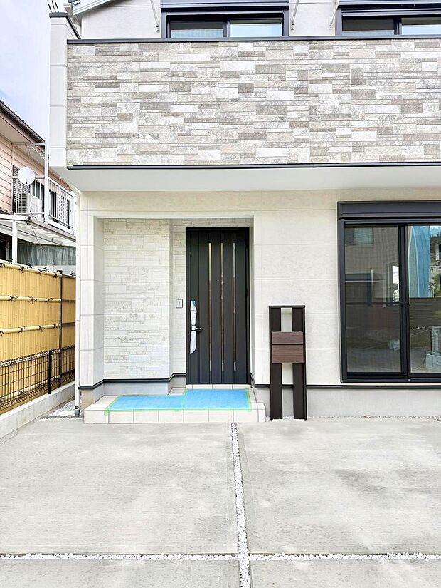 ■玄関はお家の顔！おしゃれな玄関アプローチでお客様をお迎え！  